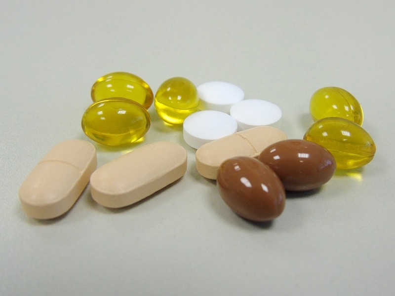 Four kinds of vitamin pills